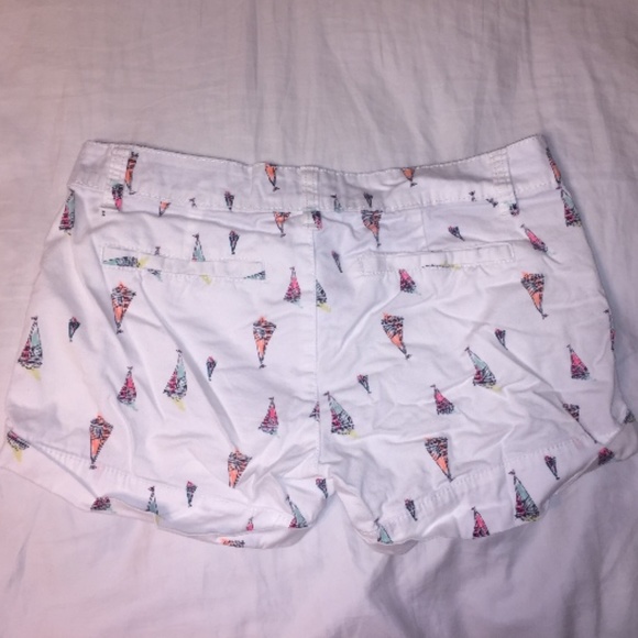 SO White Short Shorts w/ Sail Boat Pattern - Picture 2 of 3